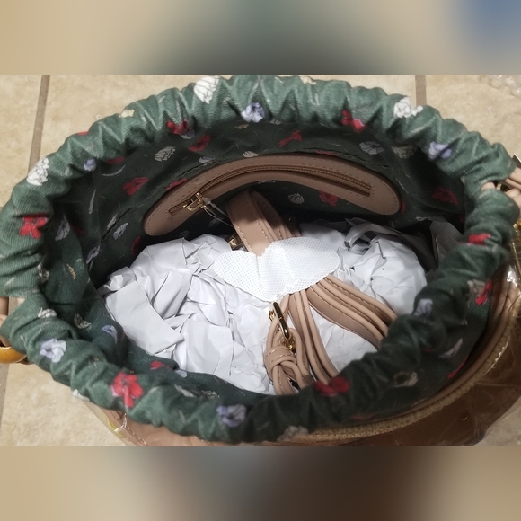 Studio Ghibli Kiki's Delivery Service Floral Basket Drawstring Crossbody Bag - Picture 2 of 3